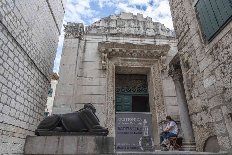 Croacia - Split 30 - palacio de Diocleciano - templo de Júpiter - Baptisterio de San Juan Bautista